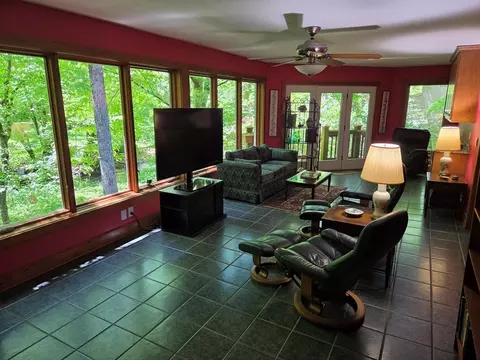 Living - 89 Eagle Fork Vly, Hayesville, NC 28904 photo 4 of 6