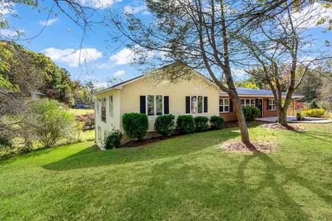 55 Mount Pleasant Dr, Ellijay, GA 30540