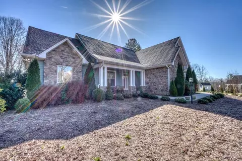 731 Owen Vista Dr, Blairsville, GA 30512