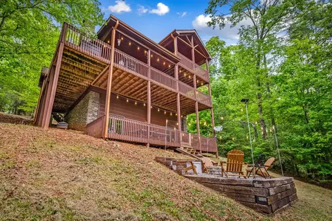 458 Sugar Mountain Rd, Blue Ridge, GA 30513
