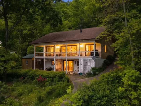 569 Sunnyside Shrs, Hiawassee, GA 30546