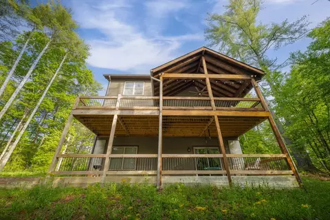 345 Deer Trl, Mineral Bluff, GA 30559
