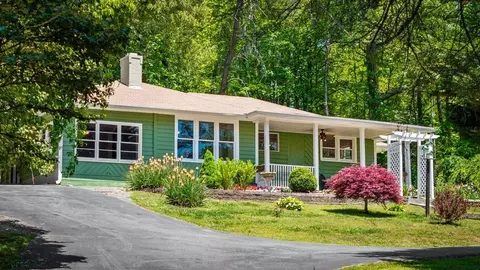 1211 Scenic Dr, Blue Ridge, GA 30513