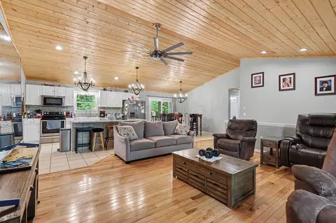 Entry Way - 522 Fred Amos Rd, Murphy, NC 28906 photo 2 of 2