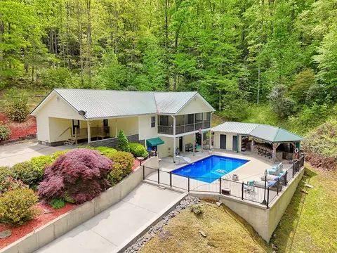 Exterior - 522 Fred Amos Rd, Murphy, NC 28906 photo 23 of 35