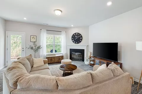 Living - 117 Pinnacle Way, Jasper, GA 30143 photo 1 of 3