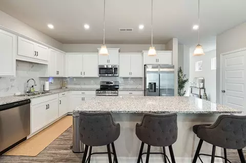 Kitchen - 117 Pinnacle Way, Jasper, GA 30143 photo 2 of 5