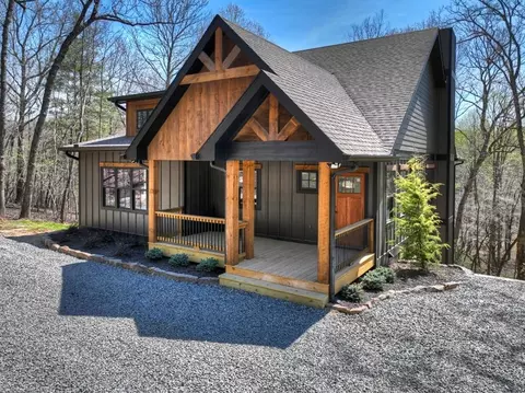 158 Spring Run Dr, Blue Ridge, GA 30513