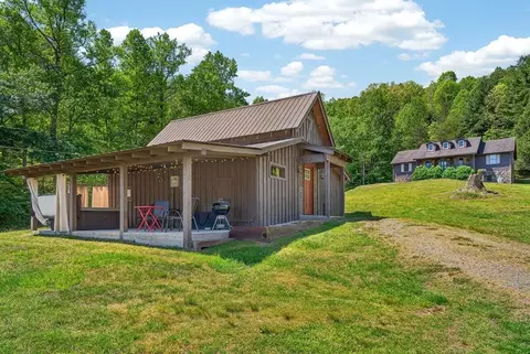 353 Sunrise Rd, Blue Ridge, GA 30513
