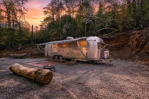 1472 Nugget Ln, Ellijay, GA 30540