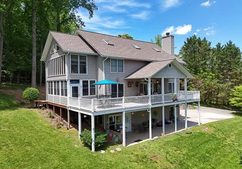 6000 Robinson Rd, Young Harris, GA 30582