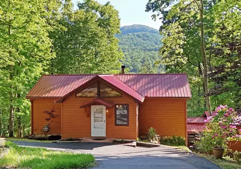 19 Howard St, Blairsville, GA 30512