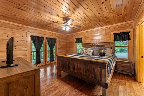 Bedroom - 66 Windy Hill Dr, Cherry Log, GA 30522 photo 3 of 8