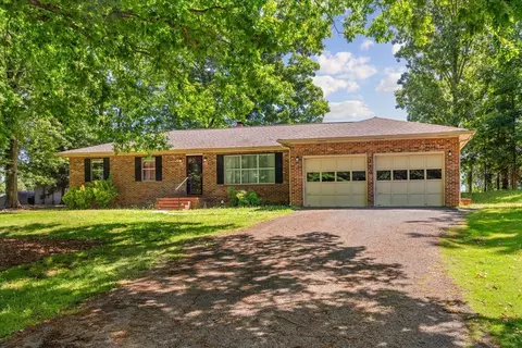 180 Wildwood Dr, Chatsworth, GA 30705