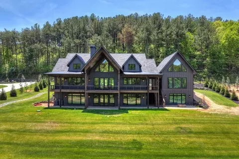1753 Grassy Creek Rd, Copperhill, TN 37317