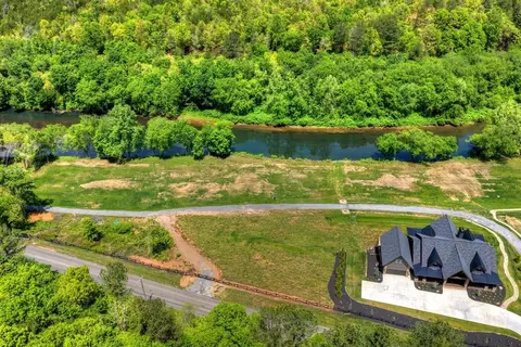 1717 Grassy Creek Rd, Copperhill, TN 37317