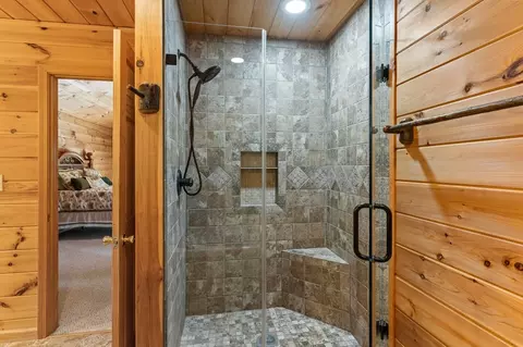 Bath - 547 Echo Rd, Morganton, GA 30560 photo 5 of 6