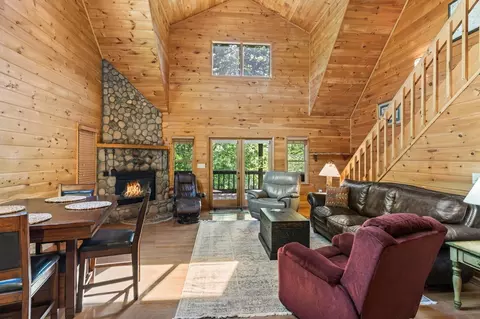 Living - 547 Echo Rd, Morganton, GA 30560 photo 3 of 5