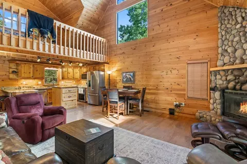 Living - 547 Echo Rd, Morganton, GA 30560 photo 2 of 5