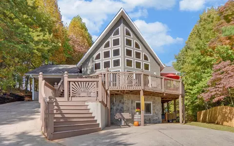145 Lookout Dr, Blue Ridge, GA 30513