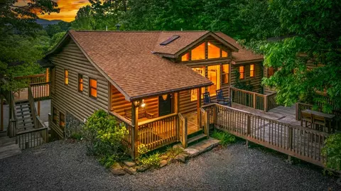 28 Hawkeye Rdg, Blue Ridge, GA 30513