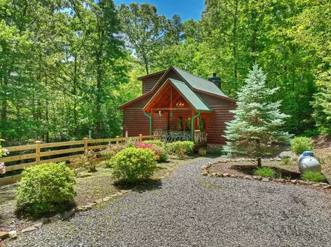 101 Overlook Rd, Blue Ridge, GA 30513