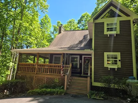 2102 Pooh Cor, Hiawassee, GA 30546