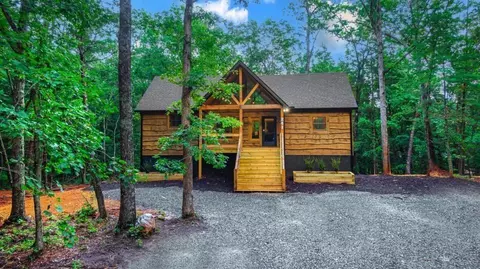 241 Lees Ride, Mccaysville, GA 30555