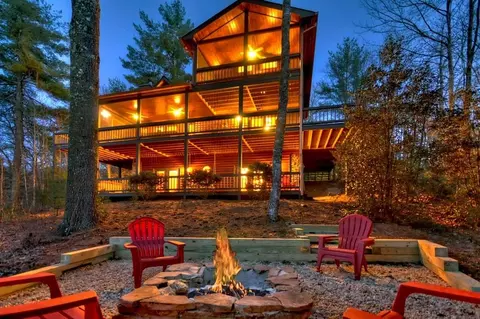 98 Toccoa Overlook Dr, Blue Ridge, GA 30513