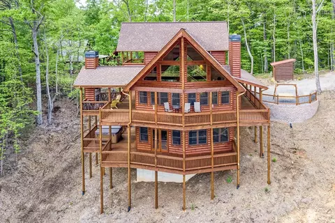 93 Stanley Ridge Dr, Morganton, GA 30560