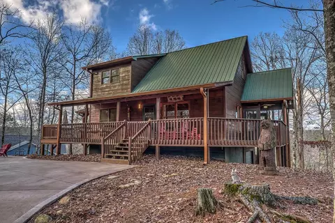 403 Gunite Cir, Ellijay, GA 30540