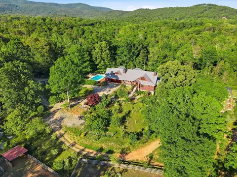 1823 Shoal Creek Rd, Clarkesville, GA 30523