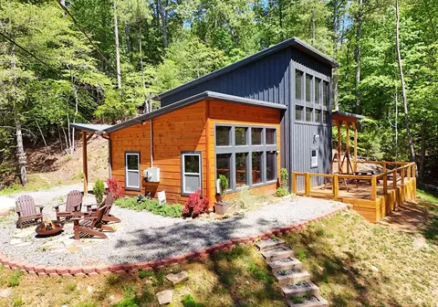 709 Lyric Ln, Ellijay, GA 30540