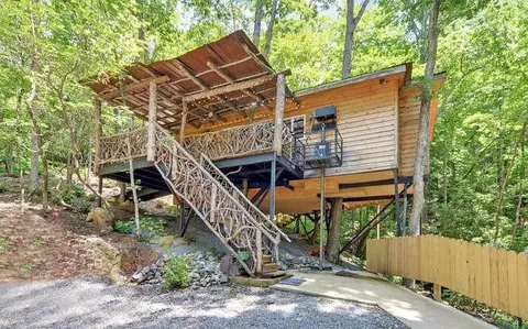 605 White St, Hiawassee, GA 30546