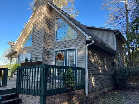 121 White Oak Dr, Warne, NC 28909