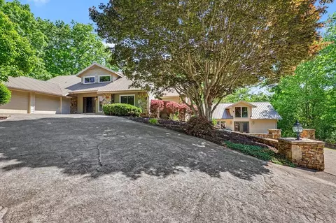 792 Bugscuffle Rd, Hiawassee, GA 30546