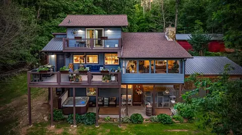 390 Sunny Brook Rd, Blue Ridge, GA 30513