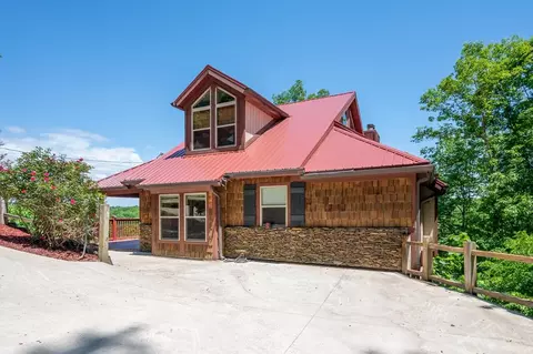 561 Summit Ln, Ellijay, GA 30540