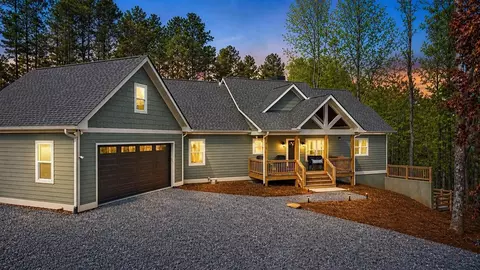 218 Oakwood Ln, Ellijay, GA 30540
