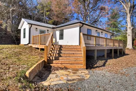 1144 Blue Ridge Dr, Mccaysville, GA 30555