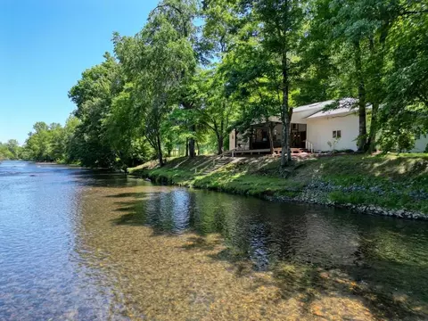 198 Riverbend Dr, Hayesville, NC 28904