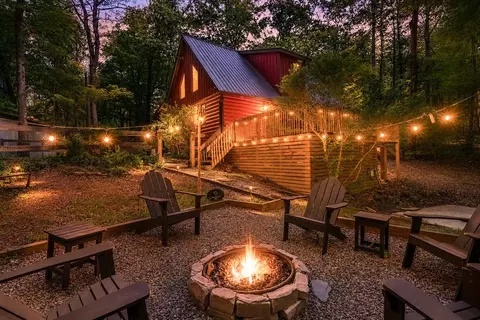 317 N Pine Rd, Ellijay, GA 30536