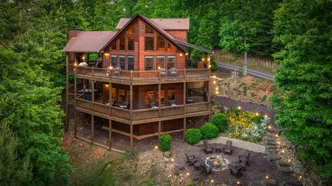58 Overlook Way, Blue Ridge, GA 30513