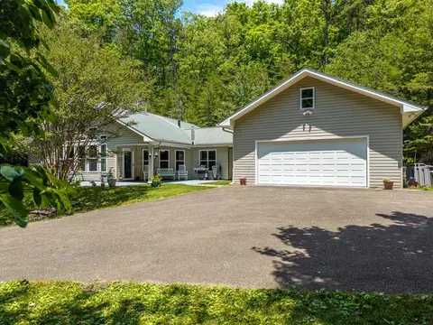 9121 Roy Rd, Ellijay, GA 30536