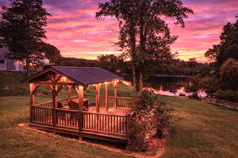 27 Twin Brook Dr, Blairsville, GA 30512