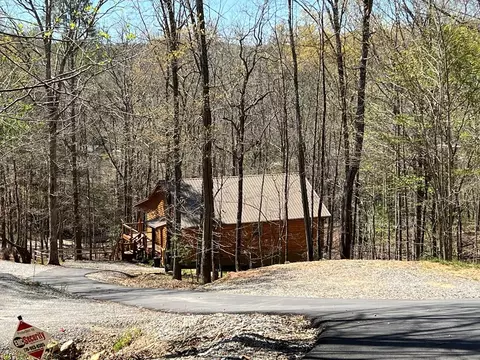 Exterior - 28 Copper Fox Cor, Murphy, NC 28906 photo 2 of 8