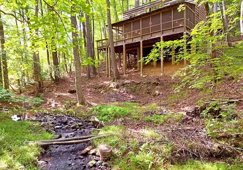 214 Sourwood Dr, Blue Ridge, GA 30513
