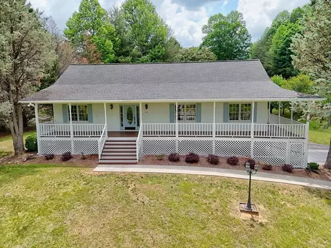 2421 Settlers Rdg, Hiawassee, GA 30546