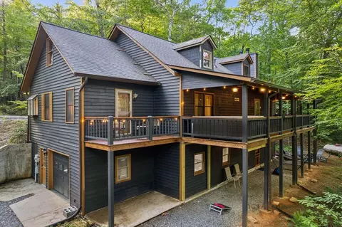 889 Granny Br, Blue Ridge, GA 30513