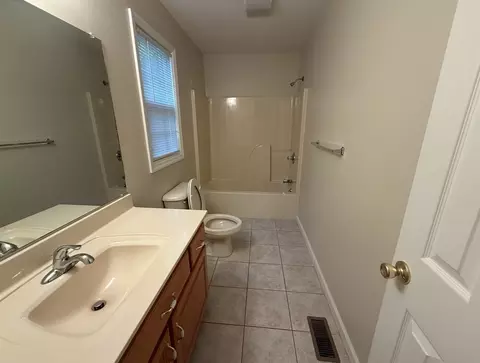Bath - 134 Acorn Ln, Warne, NC 28909 photo 2 of 2